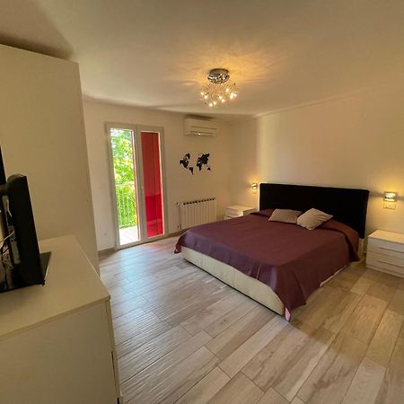 Reverso - Alloggi Con Solarium Vista Mare Caorle Kültér fotó