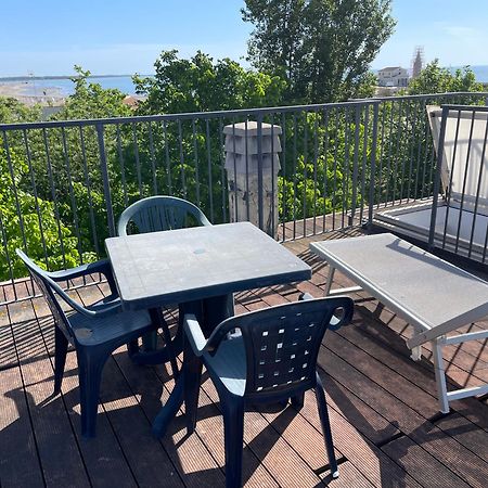 Reverso - Alloggi Con Solarium Vista Mare Caorle Kültér fotó